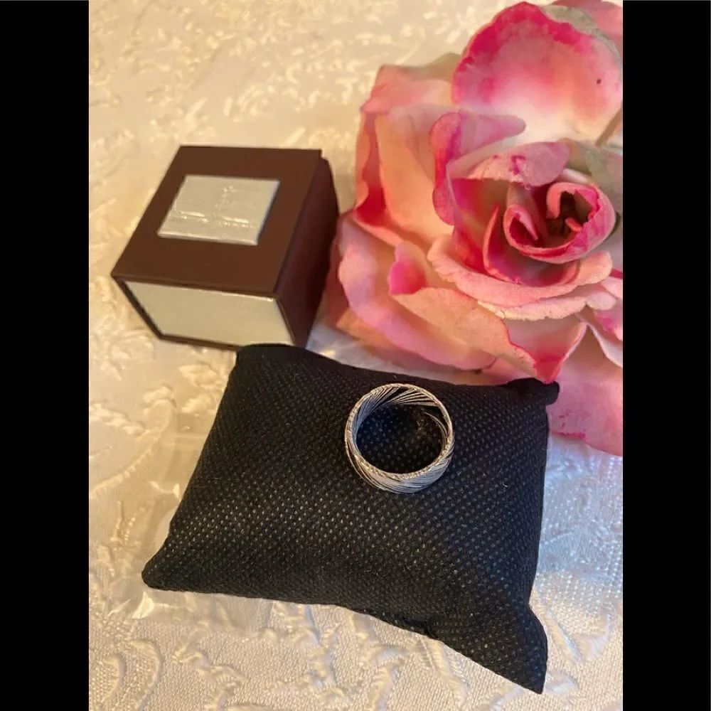 π Three Keys jewelry Menβs 8 MM engagementβRingβSize:β7
